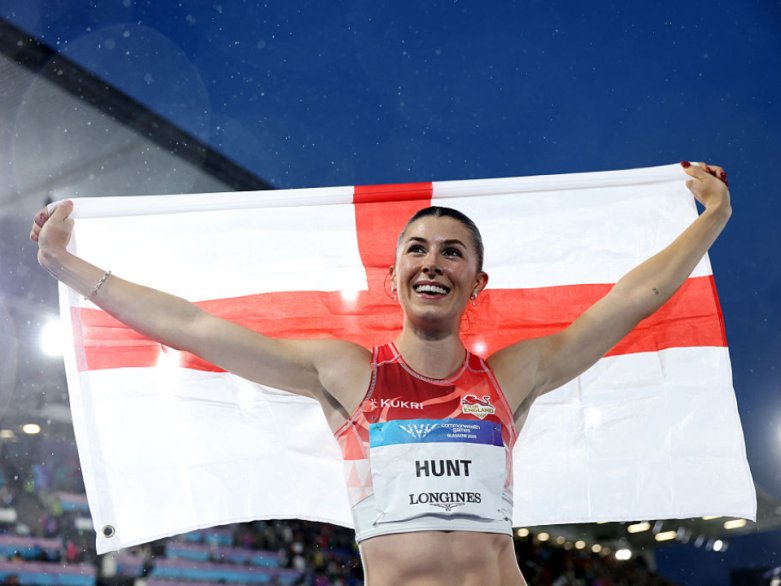 Hunt storms to silver in the rain for Team England on Day 5