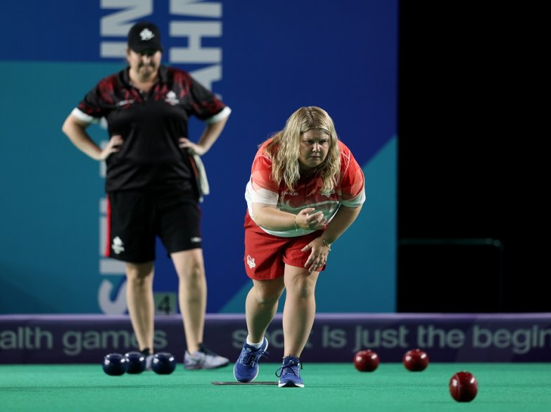 Rednall, Brett and Walker face crunch bowls showdowns after Friday wins