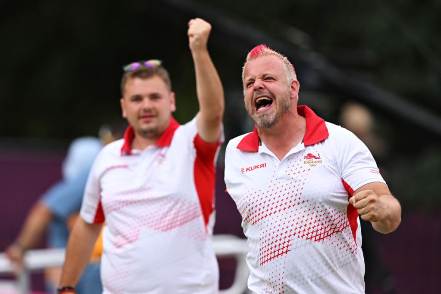 Bowler and Rollings overwhelmed with bronze