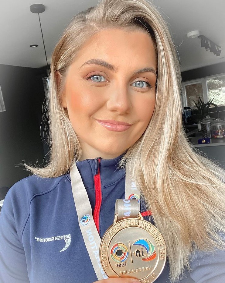 Amber Hill wins shooting World Cup and equals world record